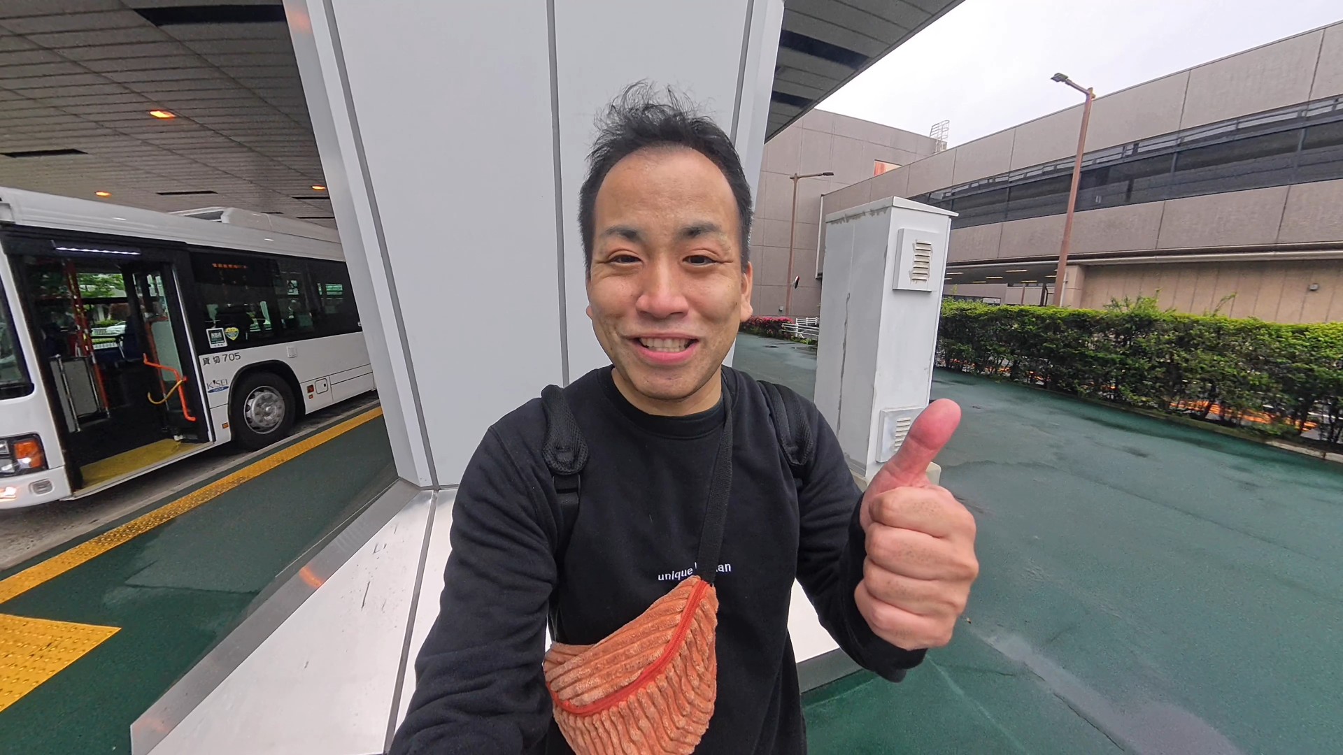 成田空港に到着