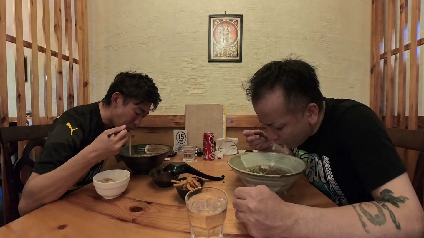 えびすうどんで食事をするともとトトさん