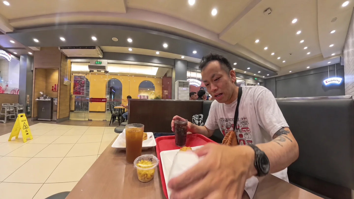 ベニスグランドキャナルモールのKFCで食事をするとも