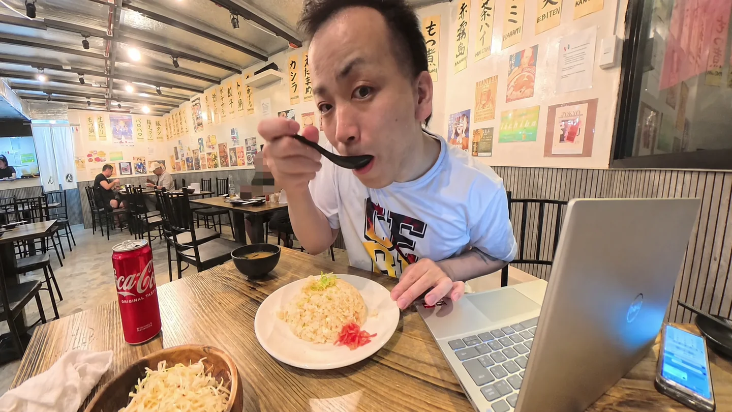 ドンちゃんのエビチャーハンとスープ