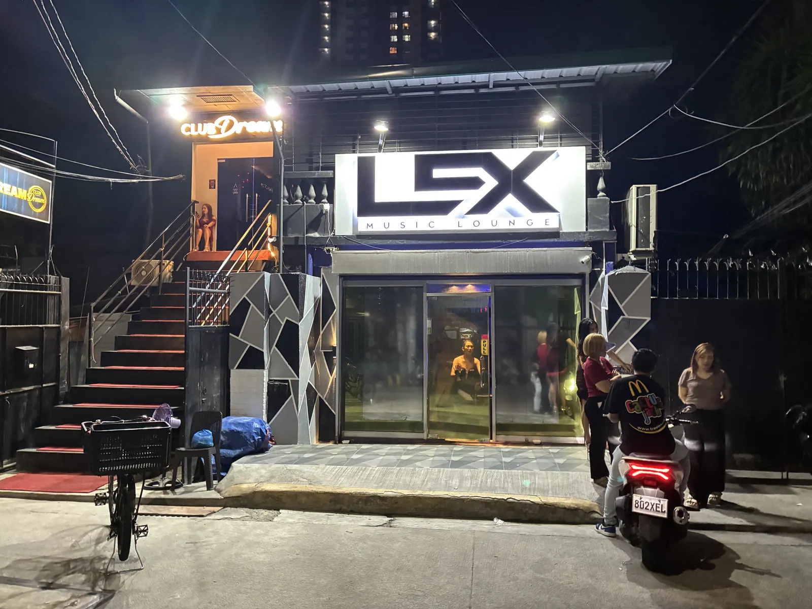 LEX Music Loungeの外観写真